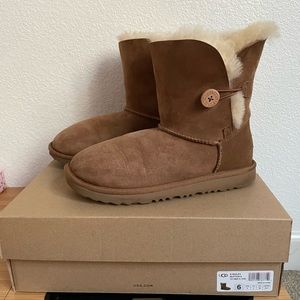 Women’s Bailey Button Ugg Boots